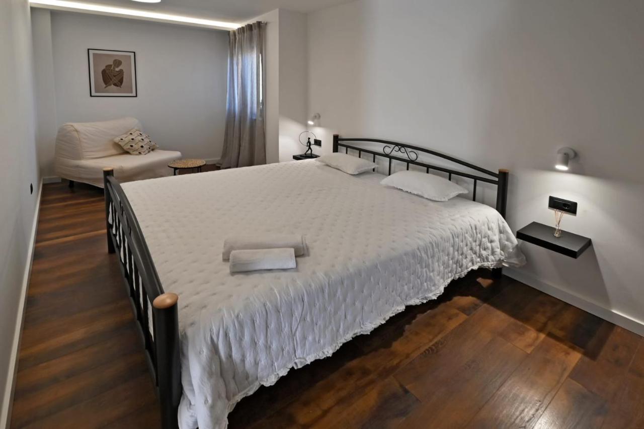 Historic Village Apartma *